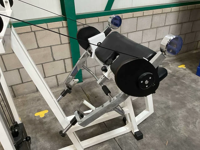Technogym arm curl - afbeelding 4 van  4