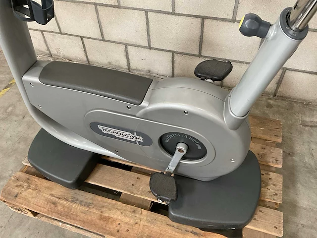 Technogym bike excite 500i hometrainer - afbeelding 3 van  4