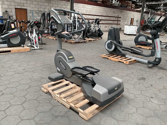 Technogym cardio wave crosstrainer - afbeelding 2 van  6