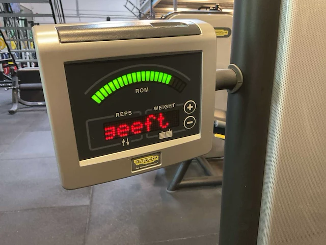 Technogym element pectoral machine - afbeelding 4 van  7