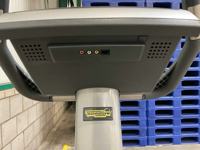 Technogym excite bike 700 act hometrainer - afbeelding 4 van  5