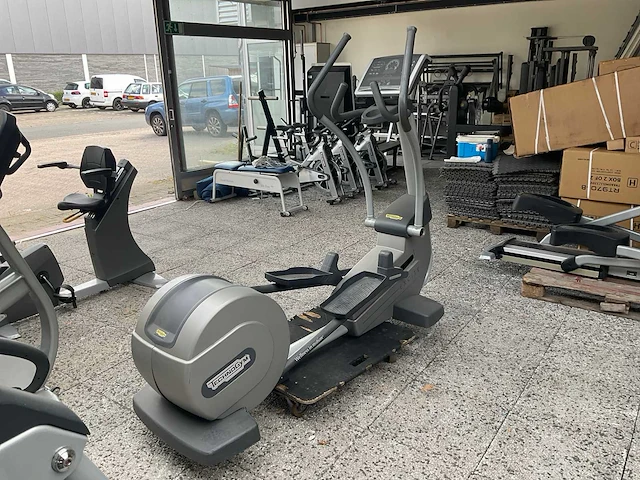 Technogym excite crosstrainer - afbeelding 1 van  12