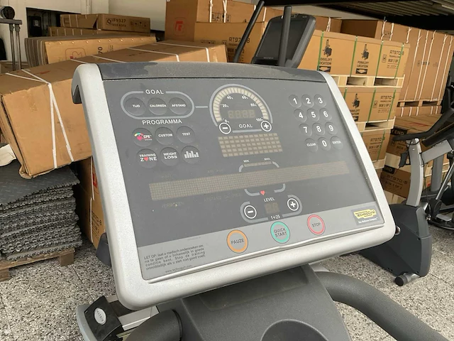 Technogym excite crosstrainer - afbeelding 7 van  12