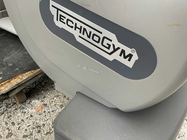 Technogym excite crosstrainer - afbeelding 11 van  12