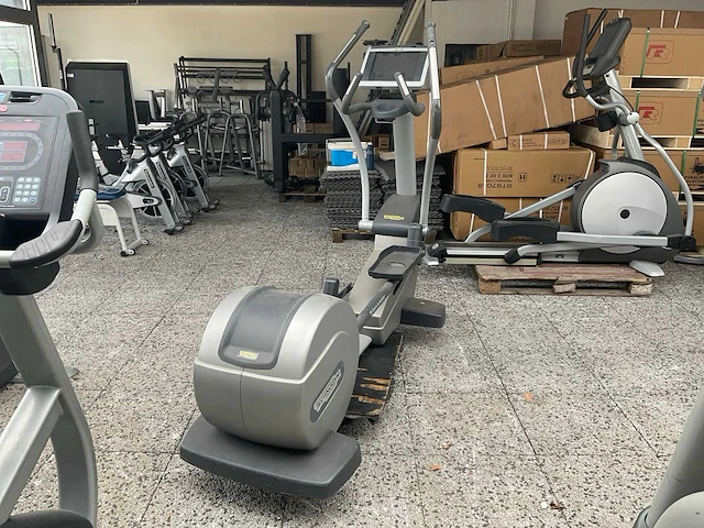 Technogym excite crosstrainer - afbeelding 1 van  11