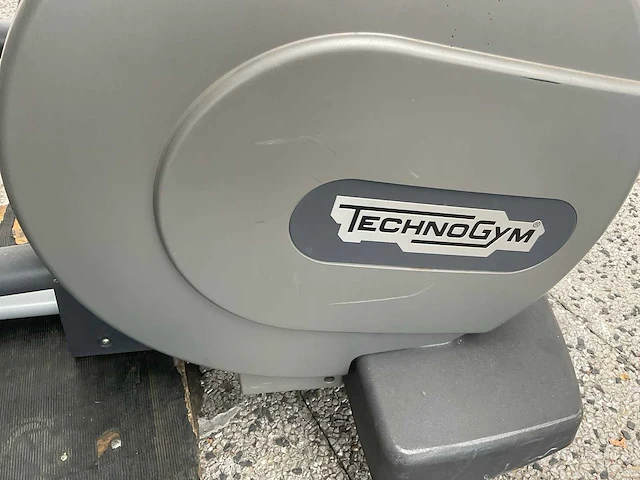 Technogym excite crosstrainer - afbeelding 10 van  11