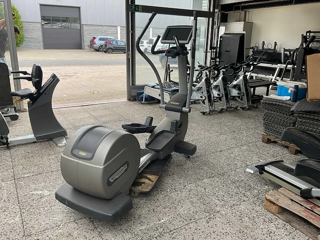 Technogym excite crosstrainer - afbeelding 1 van  10