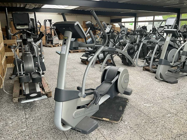 Technogym excite crosstrainer - afbeelding 4 van  10