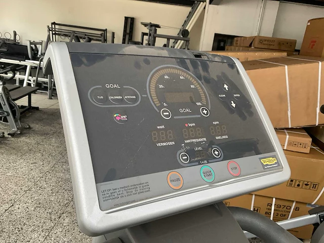 Technogym excite crosstrainer - afbeelding 4 van  9