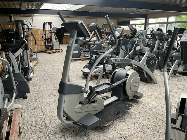 Technogym excite crosstrainer - afbeelding 1 van  7