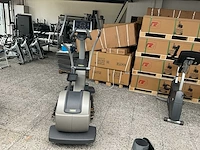 Technogym excite crosstrainer - afbeelding 3 van  7