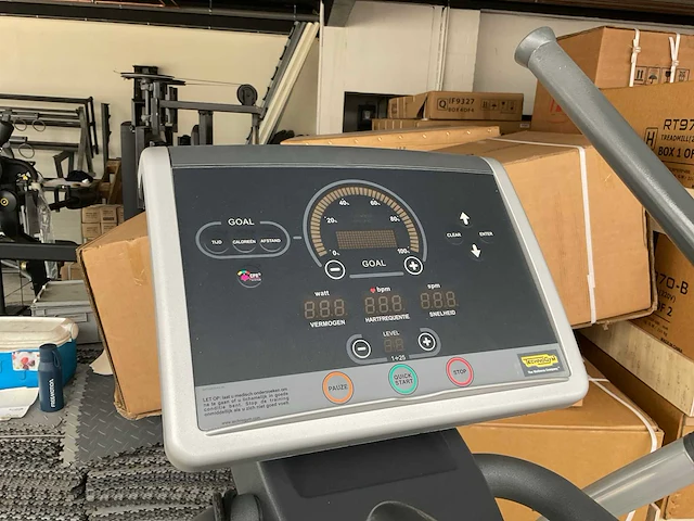 Technogym excite crosstrainer - afbeelding 4 van  7
