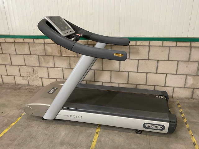Technogym excite run 500 elektrische loopband - afbeelding 1 van  4