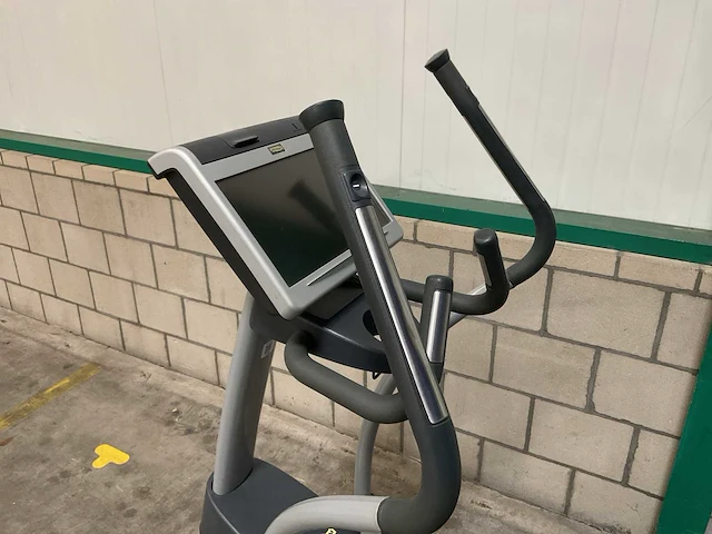 Technogym excite synchro 700 crosstrainer - afbeelding 2 van  6