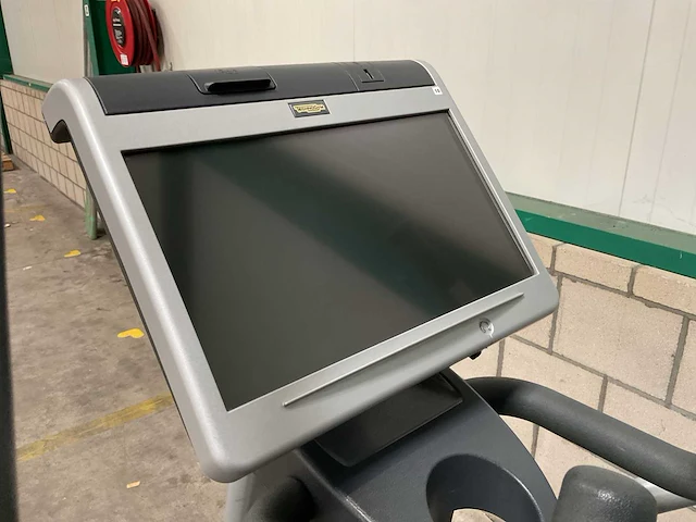 Technogym excite synchro 700 crosstrainer - afbeelding 3 van  5