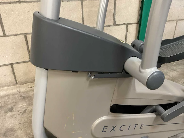 Technogym excite synchro 700 crosstrainer - afbeelding 7 van  7