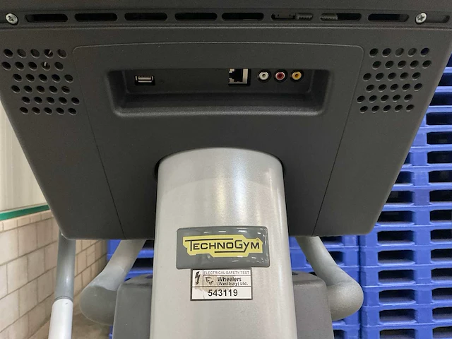Technogym excite synchro 700 crosstrainer - afbeelding 4 van  6