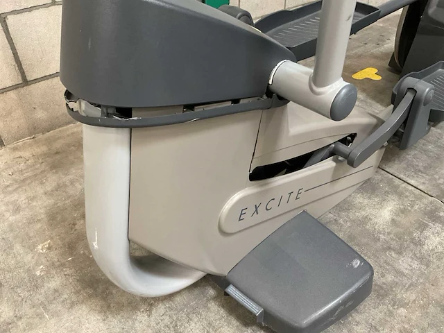 Technogym excite synchro 700 crosstrainer - afbeelding 7 van  7