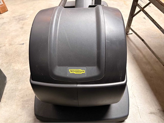 Technogym exite de584l crosstrainer - afbeelding 7 van  10
