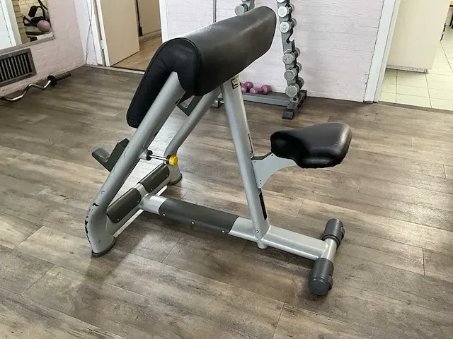 Technogym krachtstation - afbeelding 1 van  4