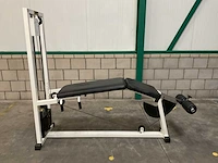 Technogym leg curl - afbeelding 1 van  6