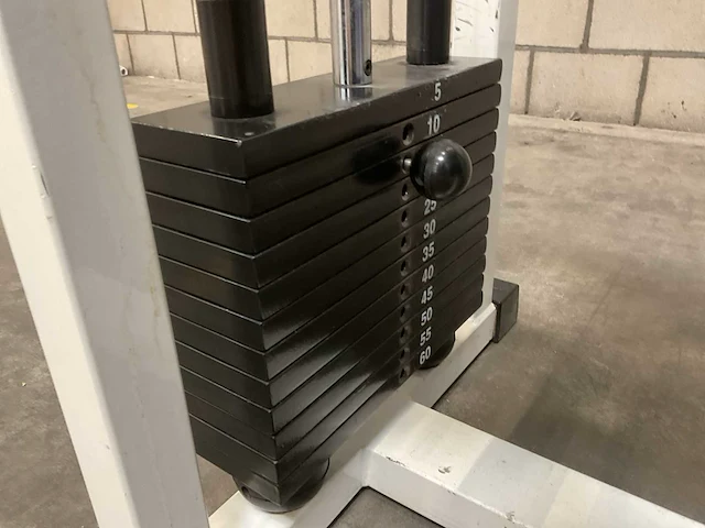 Technogym leg curl - afbeelding 3 van  6