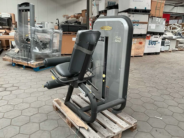 Technogym leg curl - afbeelding 2 van  5