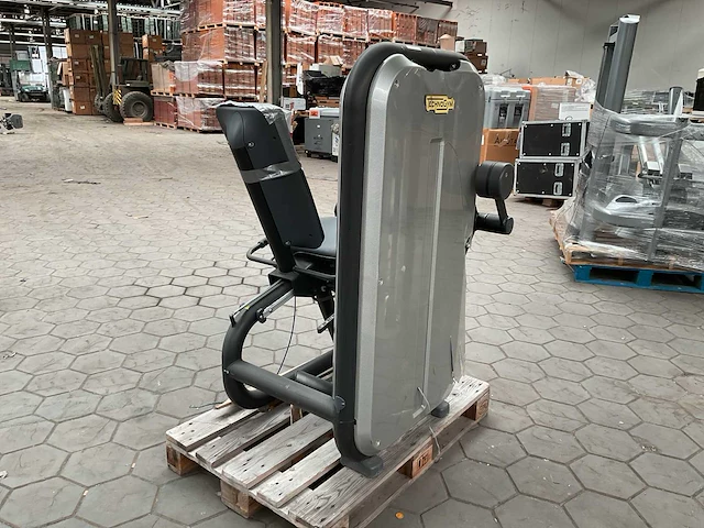 Technogym leg curl - afbeelding 3 van  5
