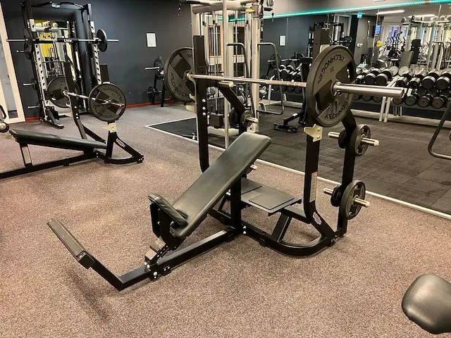 Technogym olympic incline bench - afbeelding 1 van  4