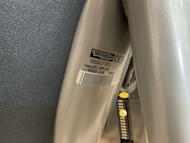 Technogym selection arm curl - afbeelding 6 van  6