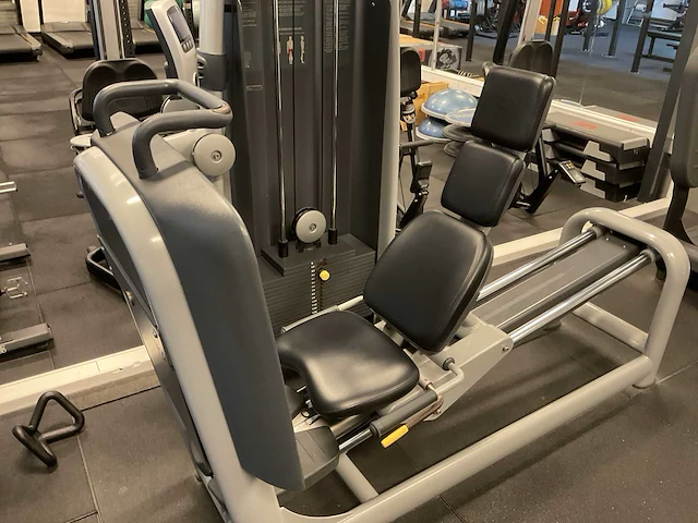 Technogym selection leg press - afbeelding 2 van  6
