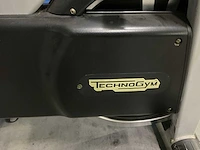 Technogym spinningfiets - afbeelding 3 van  5