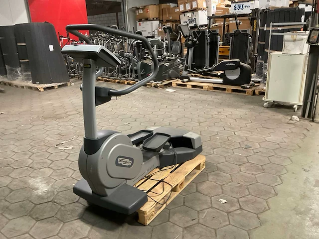 Technogym stepper - afbeelding 2 van  4