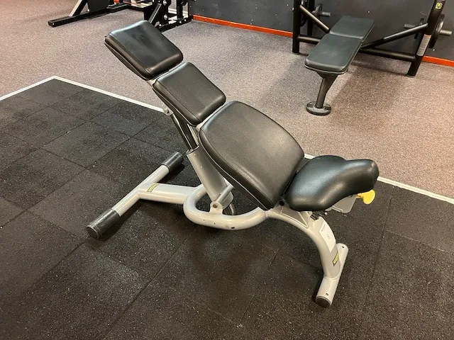 Technogym verstelbare halterbank - afbeelding 2 van  2