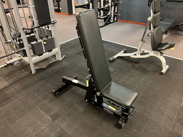 Technogym verstelbare halterbank - afbeelding 1 van  2