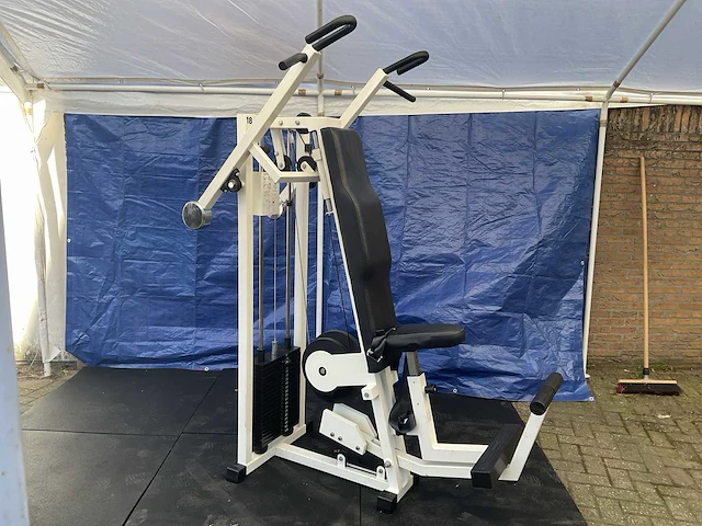 Technogym vertical traction fitness apparaat - afbeelding 1 van  6