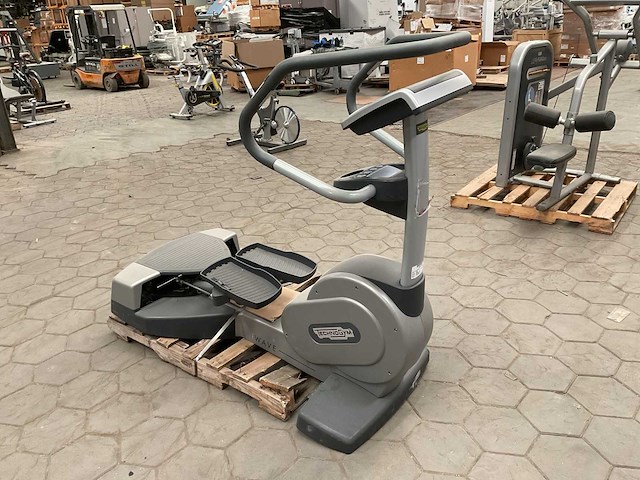Technogym wave cardio wave crosstrainer - afbeelding 4 van  8