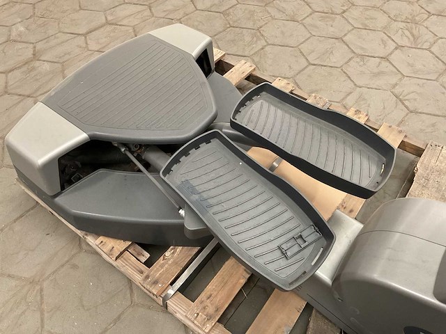 Technogym wave cardio wave crosstrainer - afbeelding 5 van  8