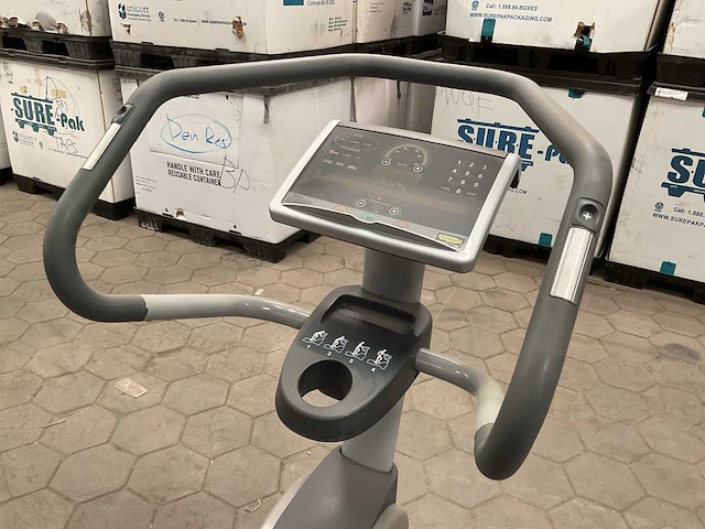 Technogym wave cardio wave crosstrainer - afbeelding 7 van  8