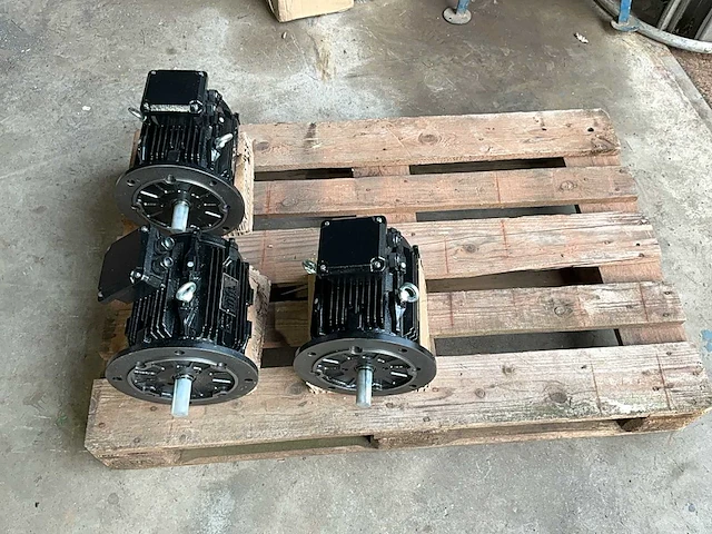 Techtron 2023 elektromotor (3x) - afbeelding 2 van  5