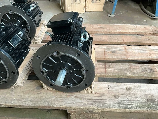 Techtron 2023 elektromotor (3x) - afbeelding 4 van  5