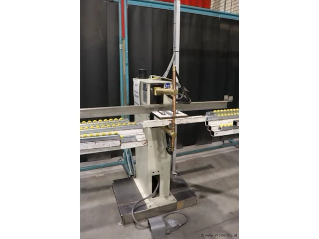 Tecna puntlastoestel type 4646 n - bwjr. 2008 - incl. toebehoren - 350x125x125cm - afbeelding 3 van  10
