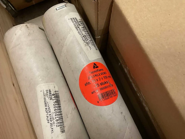 Tecnoflame 10x2x950mm 96009510100 koker á 25 stuks zelfklevende brandwerende strips (4x) - afbeelding 2 van  2