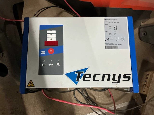 Tecnys - 24v 40a - acculaders - afbeelding 1 van  1
