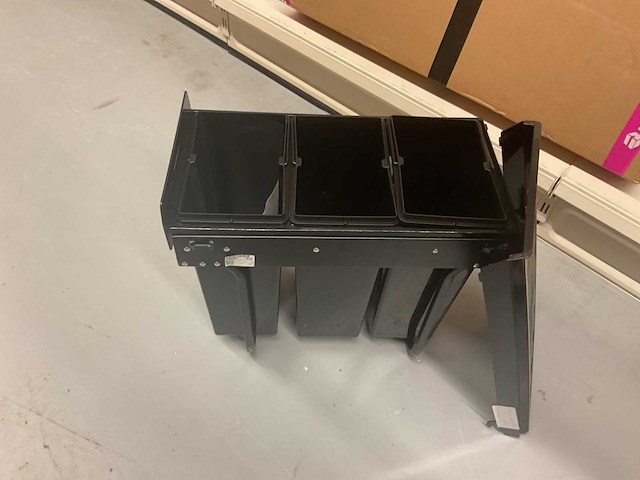 Tectake inbouwprullenbak - afbeelding 1 van  3