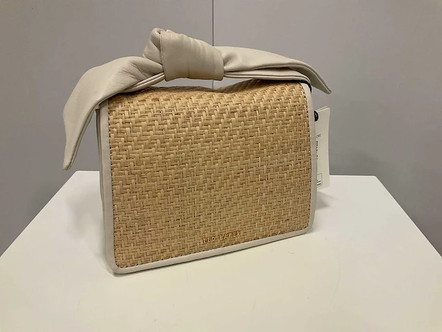 Ted baker - wxb-niyahna - faux raffia soft knot mini bow bag - afbeelding 1 van  3