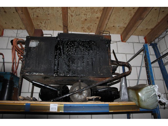 Teerwagen. - afbeelding 1 van  2