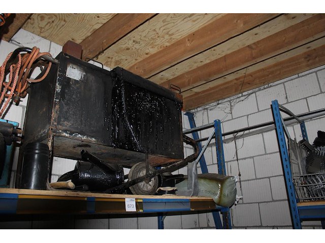 Teerwagen. - afbeelding 2 van  2