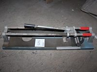 Tegelsnijder. - afbeelding 1 van  1