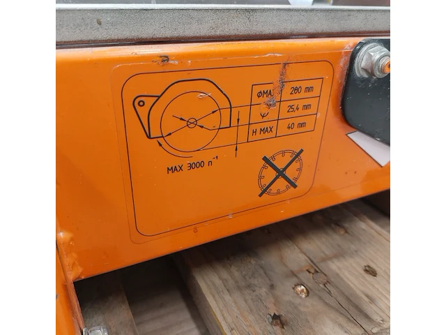 Tegeltafelzaag verstelbaar groot l=950mm/h40mm ~ battipav, vip 290, bouwjaar 2012 - afbeelding 3 van  12